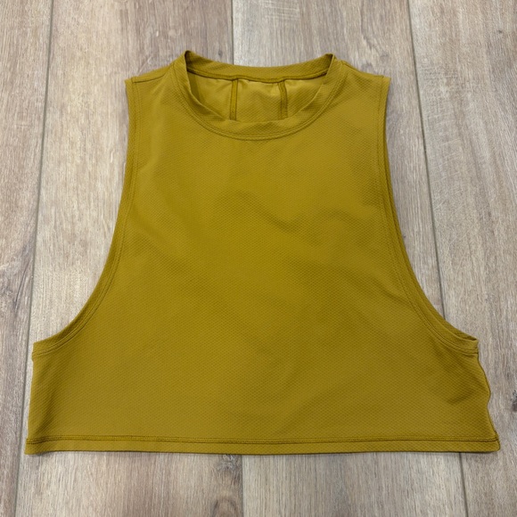 🌟LULULEMON🌟 MUSCLE LOVE CROP TANK ACTIVE TOP GOLD SZ 4 - Picture 1 of 5